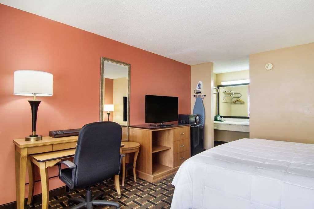 Americas Best Value Inn Darien Rom bilde