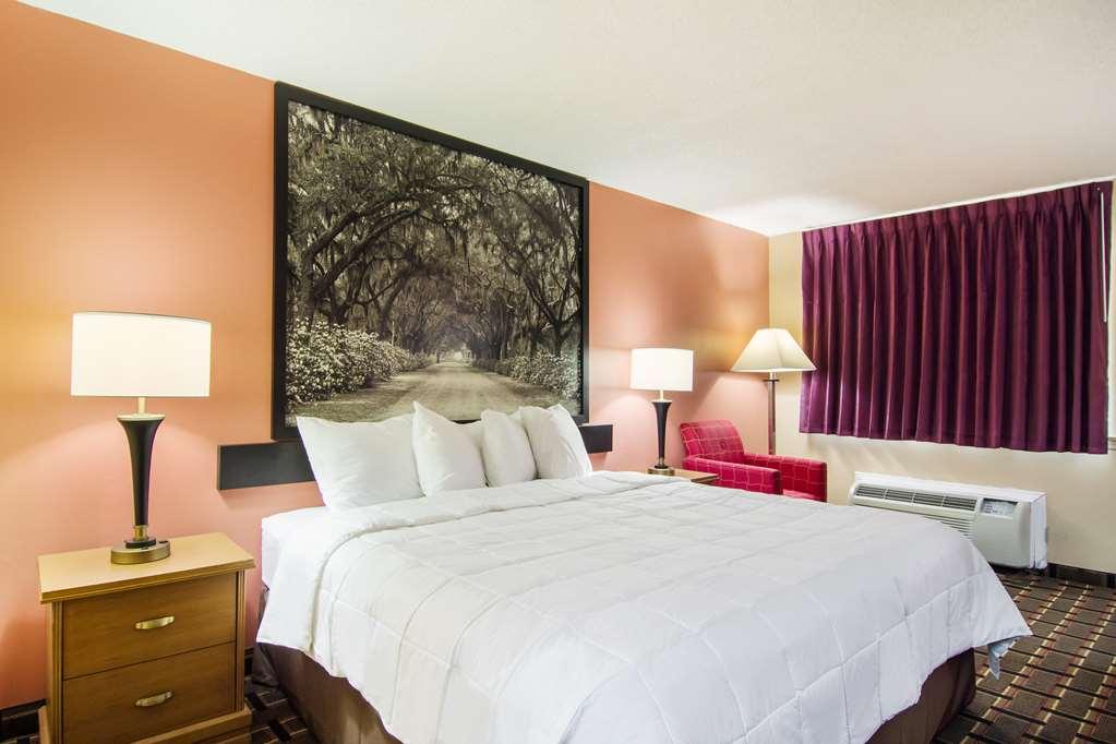 Americas Best Value Inn Darien Rom bilde