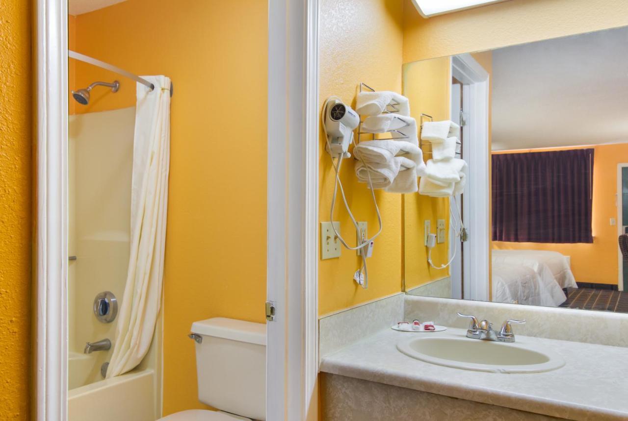 Americas Best Value Inn Darien Eksteriør bilde