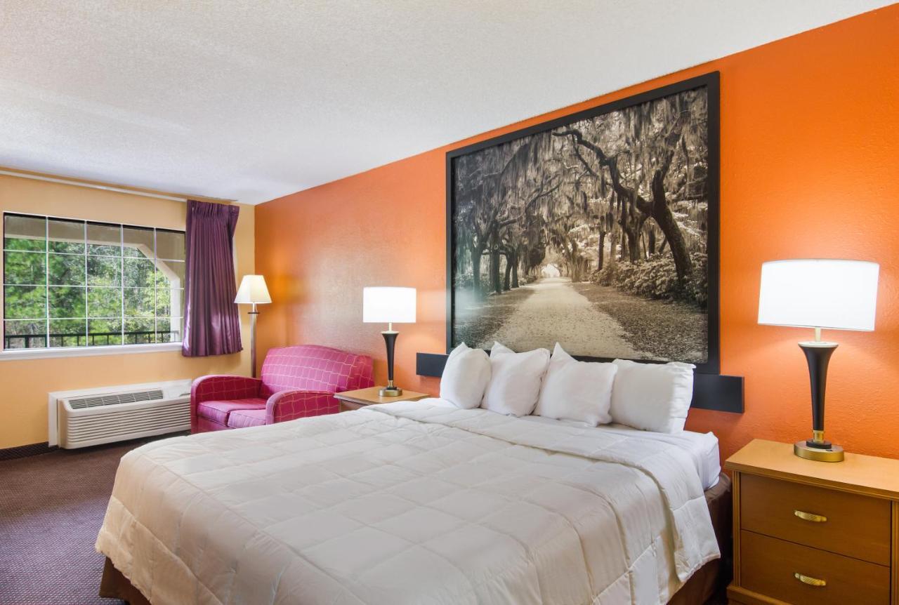 Americas Best Value Inn Darien Eksteriør bilde