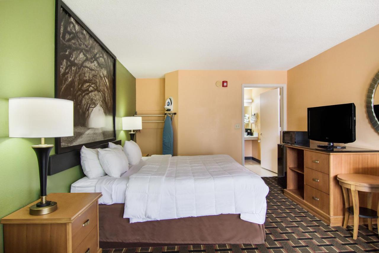Americas Best Value Inn Darien Eksteriør bilde