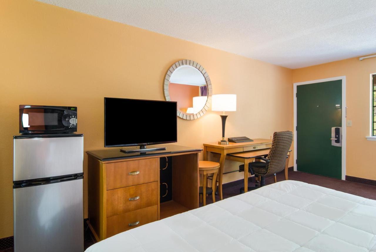 Americas Best Value Inn Darien Eksteriør bilde