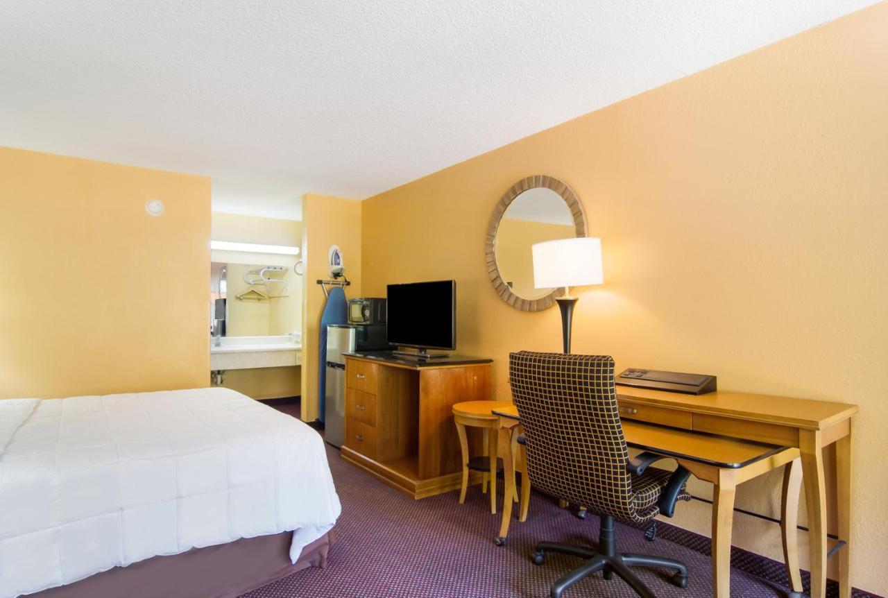 Americas Best Value Inn Darien Eksteriør bilde